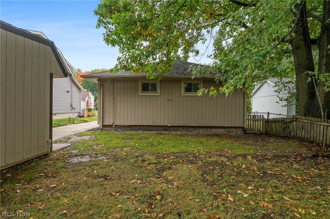 24914 E Oakland Bay Village OH 44140