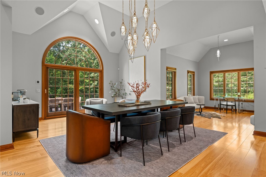 60 Hamlet Court Bratenahl OH 44108