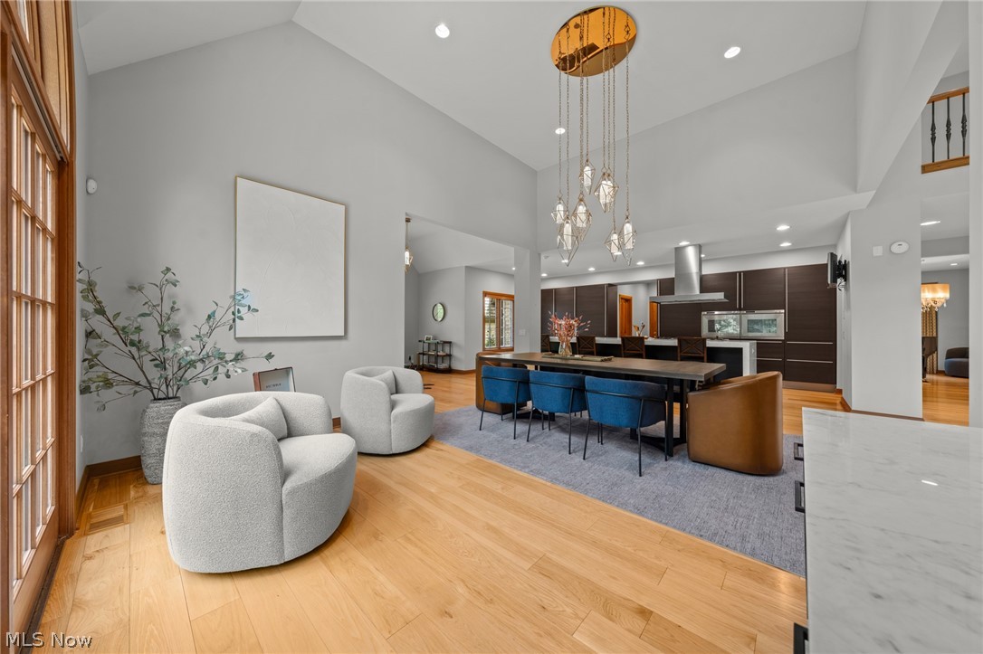 60 Hamlet Court Bratenahl OH 44108
