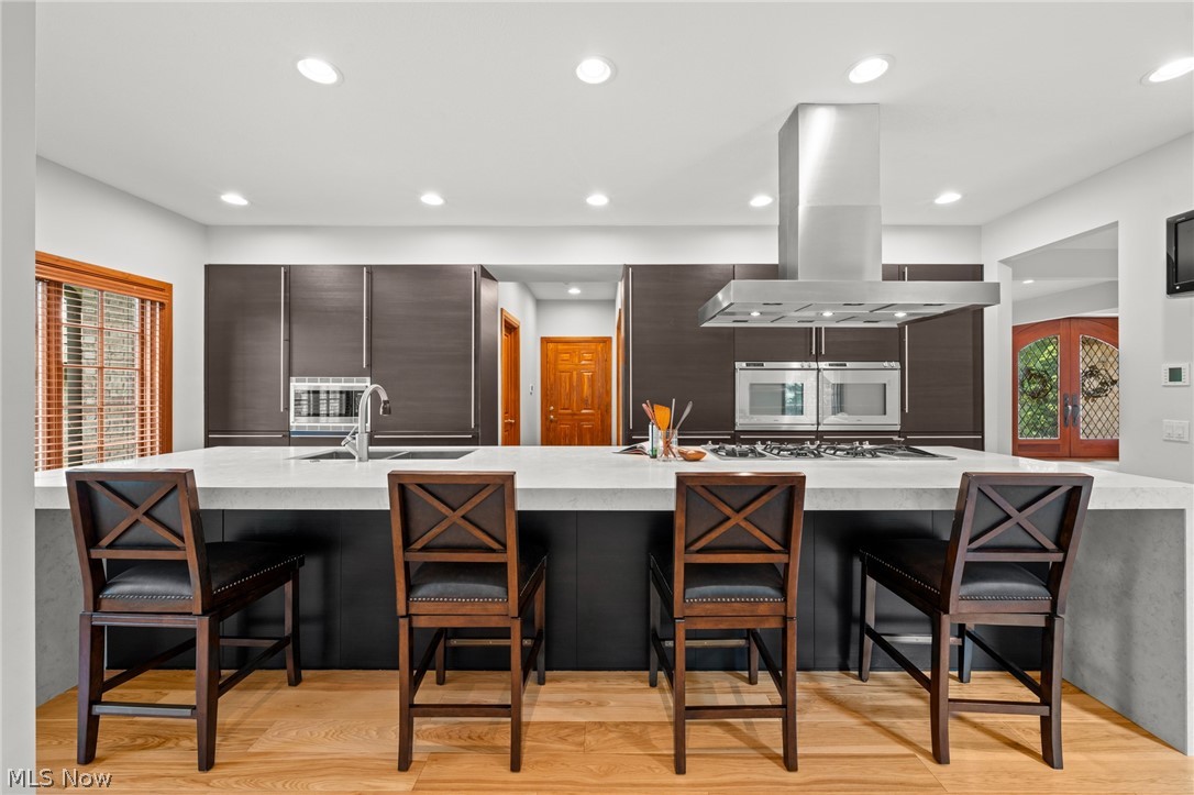 60 Hamlet Court Bratenahl OH 44108