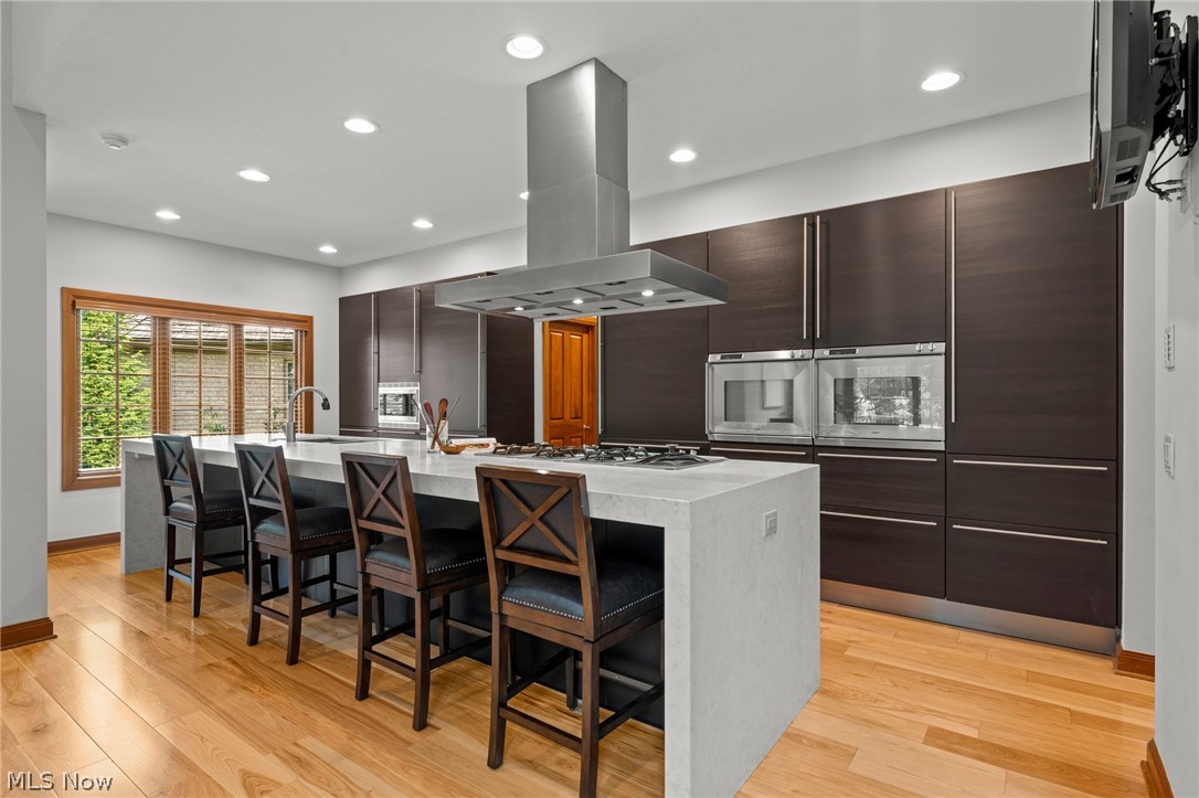 60 Hamlet Court Bratenahl OH 44108