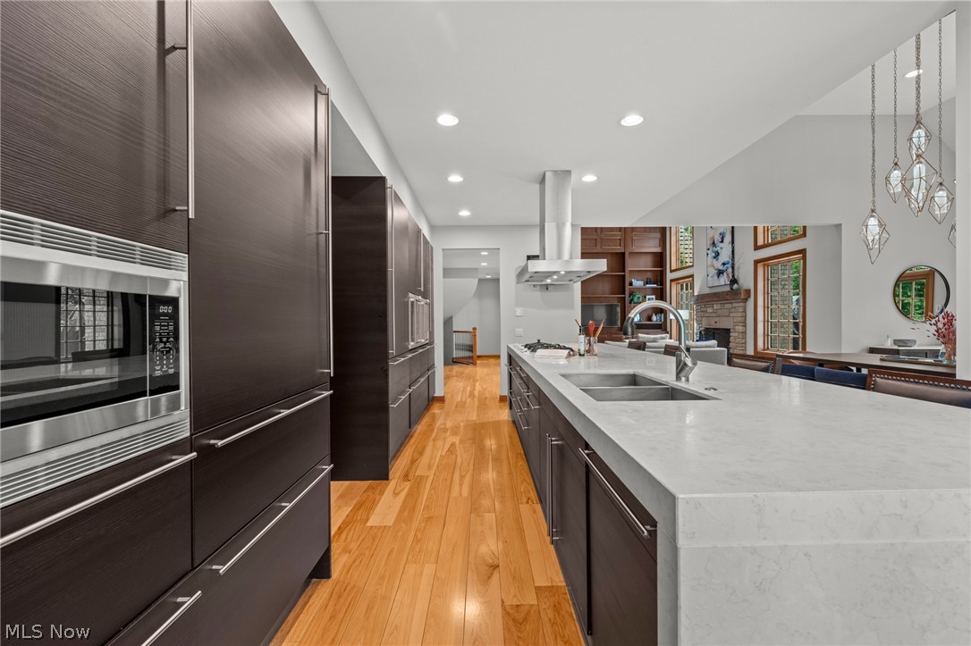 60 Hamlet Court Bratenahl OH 44108