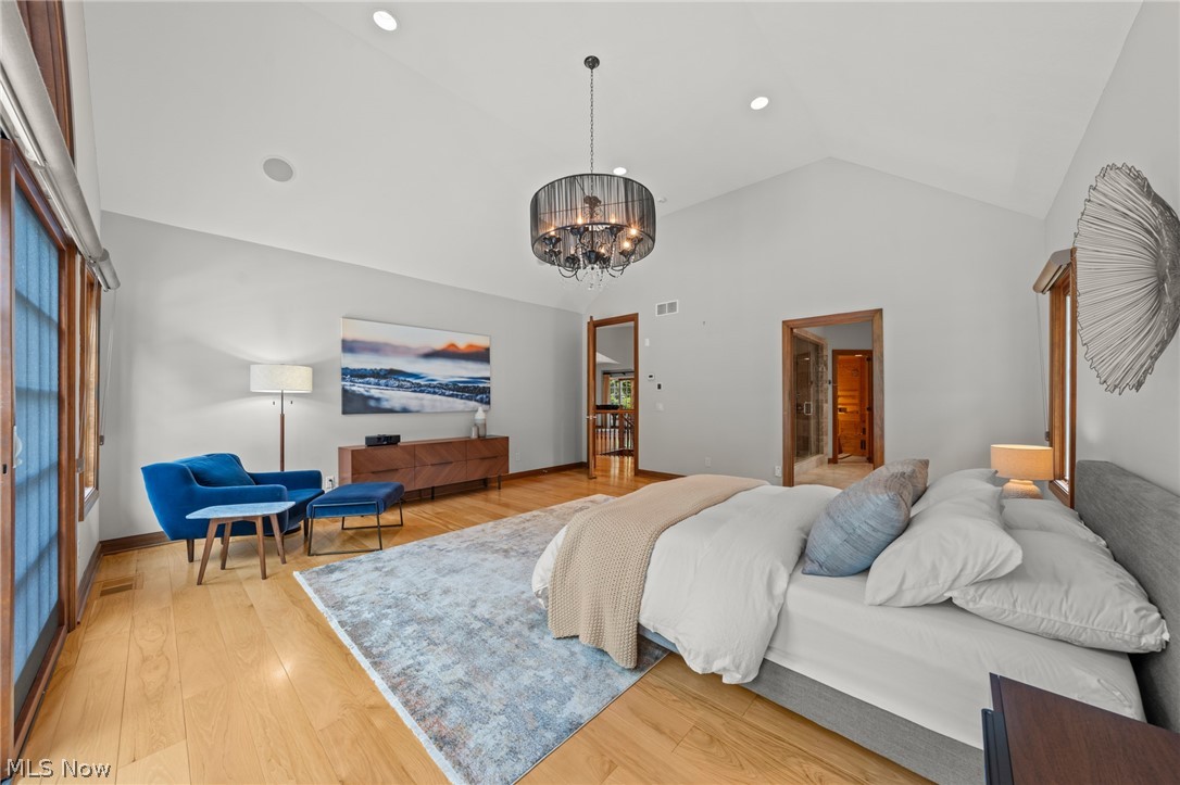 60 Hamlet Court Bratenahl OH 44108