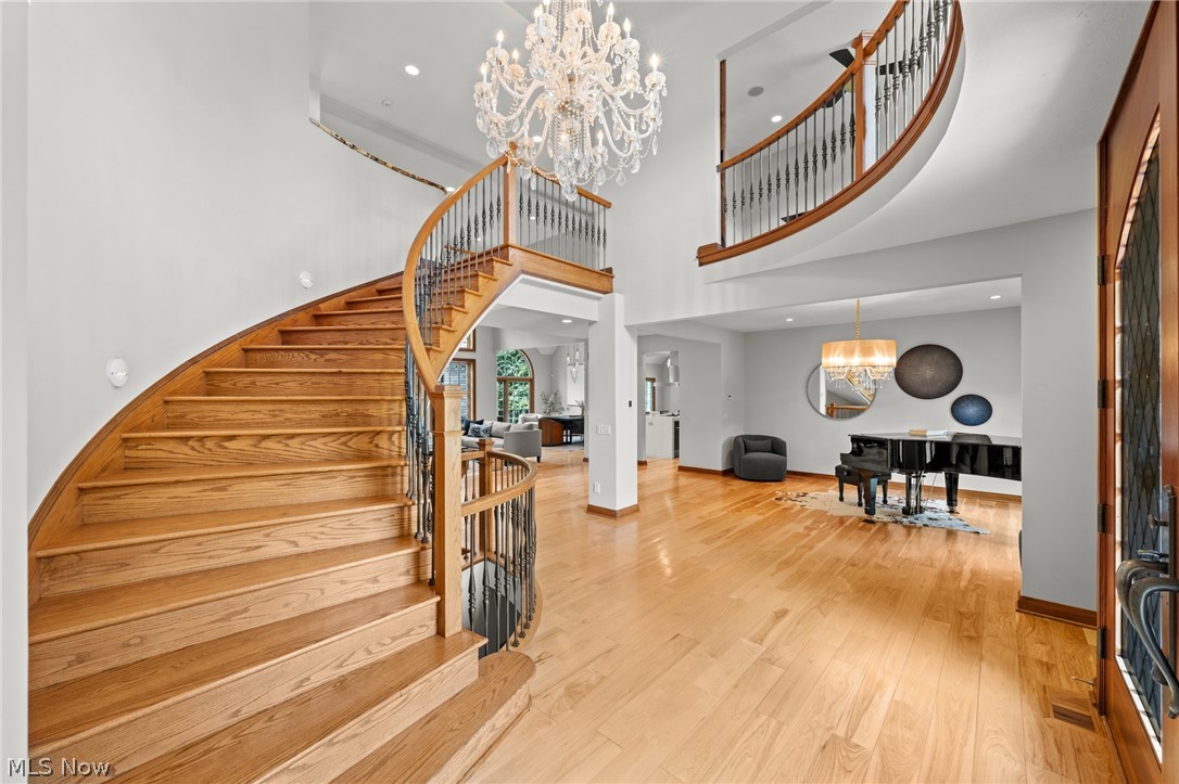 60 Hamlet Court Bratenahl OH 44108