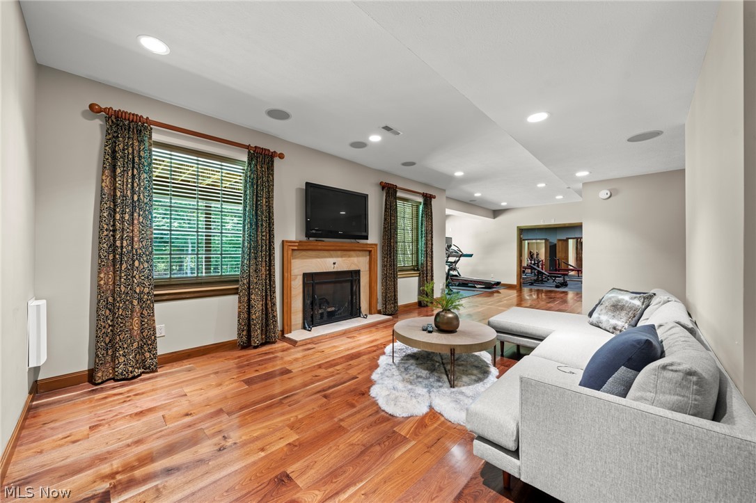 60 Hamlet Court Bratenahl OH 44108