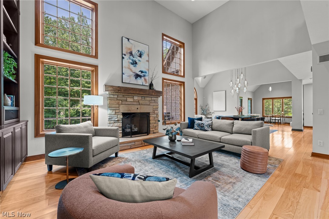 60 Hamlet Court Bratenahl OH 44108