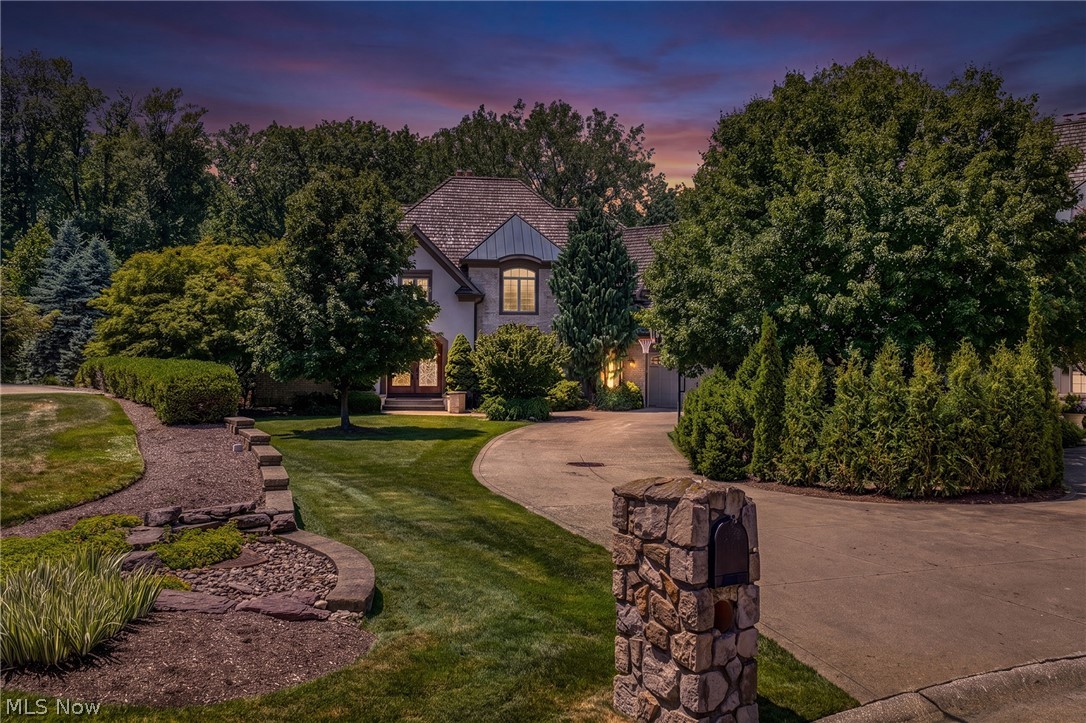 60 Hamlet Court Bratenahl OH 44108
