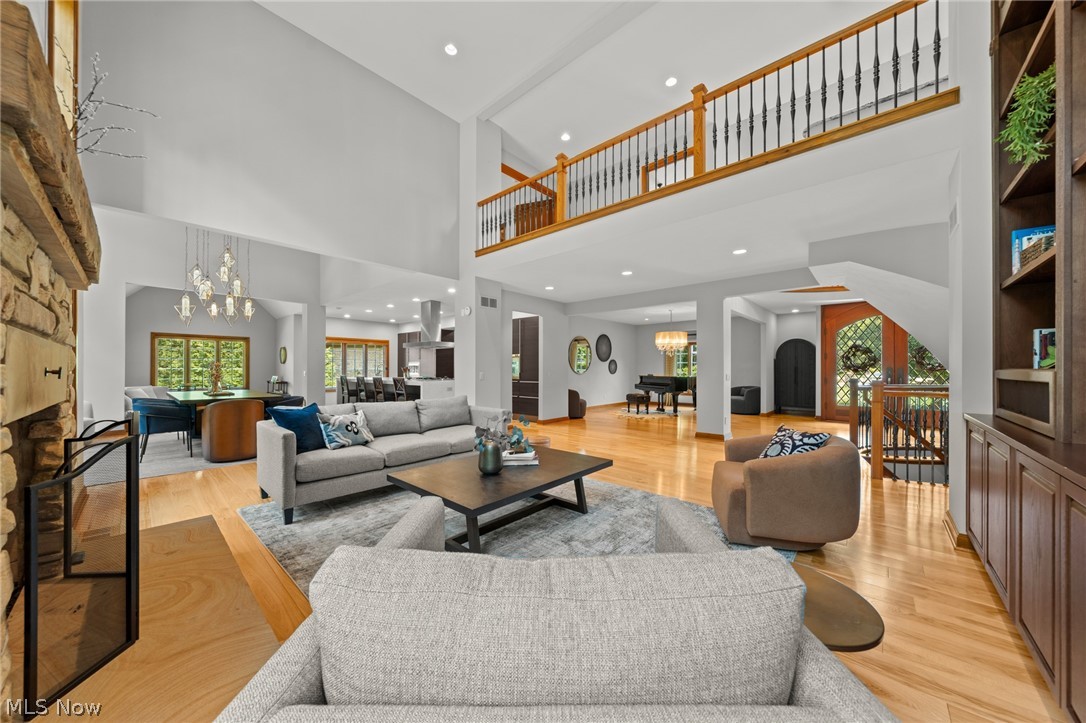60 Hamlet Court Bratenahl OH 44108