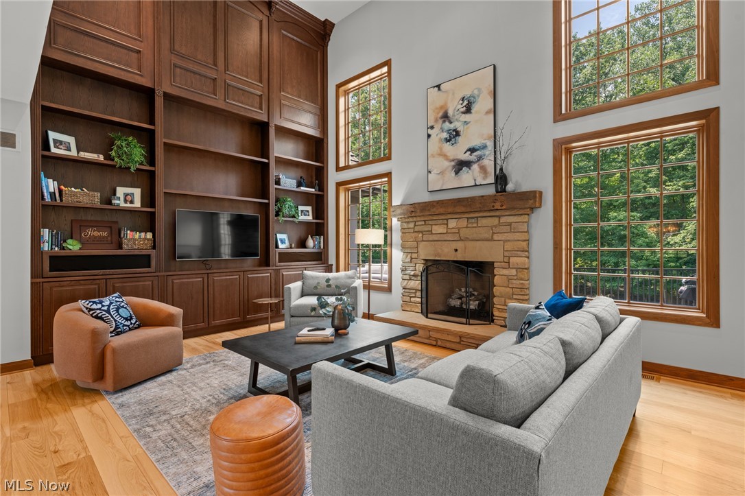 60 Hamlet Court Bratenahl OH 44108