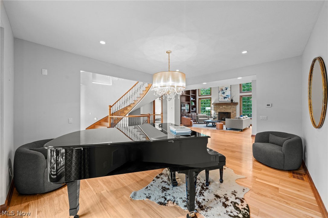 60 Hamlet Court Bratenahl OH 44108
