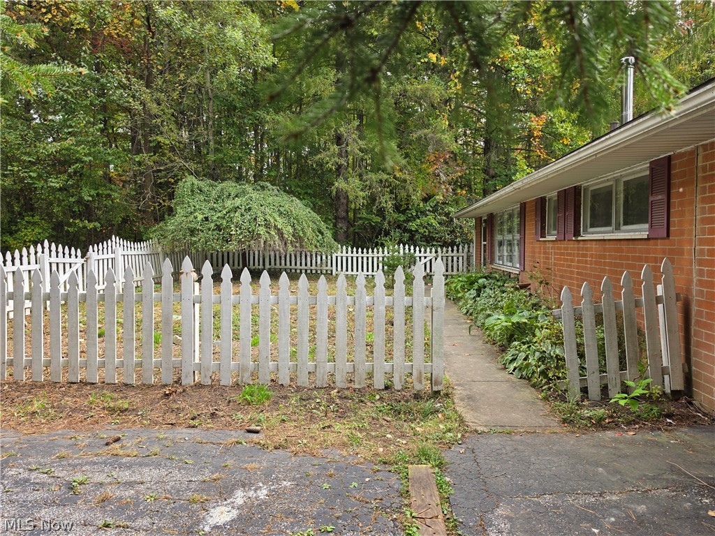 10057 Thwing Road Chardon OH 44024