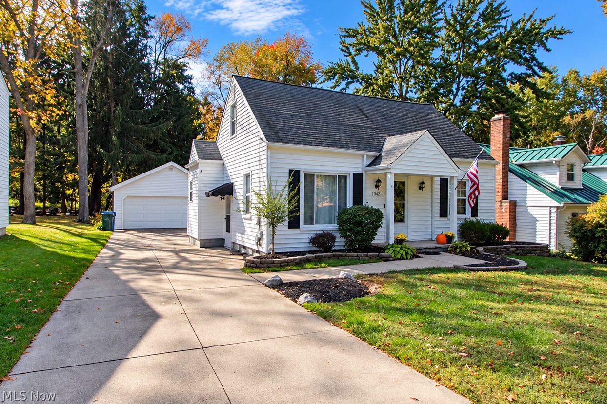 5802 Elmhurst Road North Olmsted OH 44070