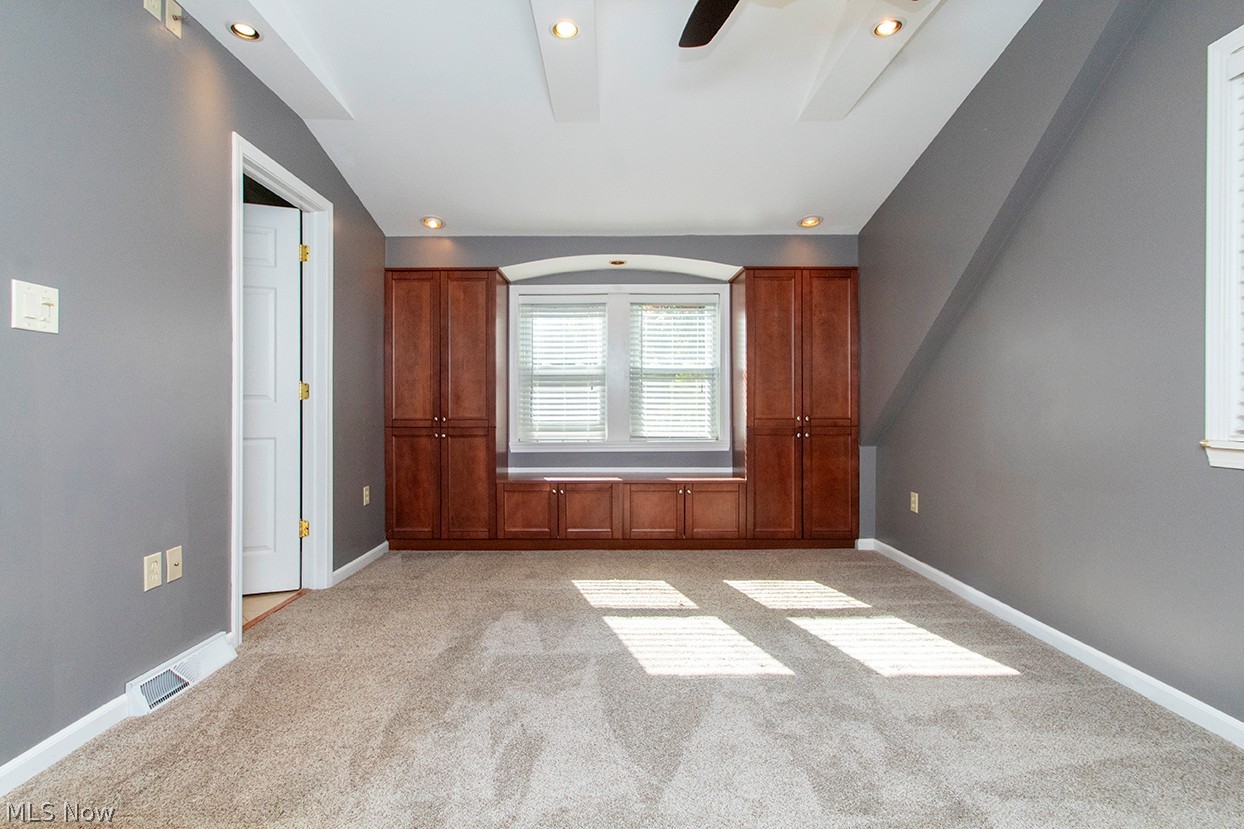 5802 Elmhurst Road North Olmsted OH 44070