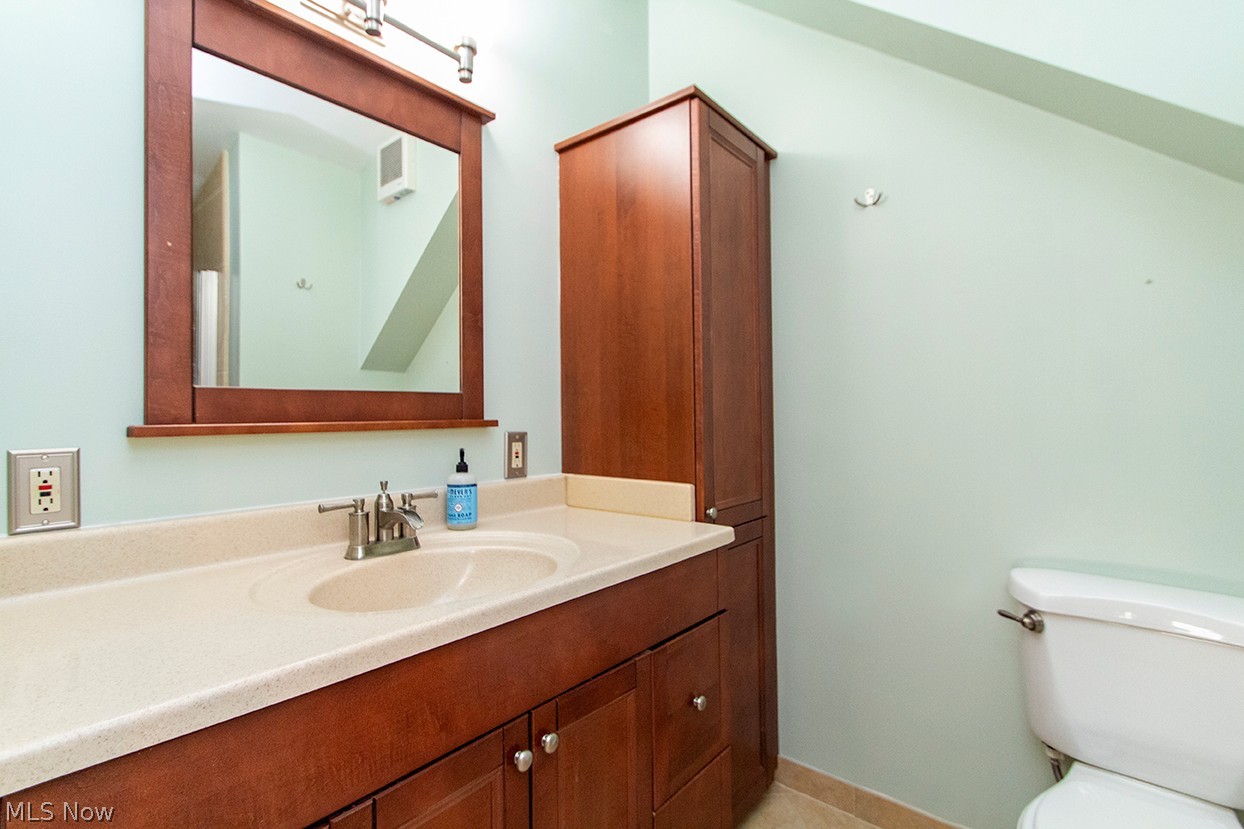 5802 Elmhurst Road North Olmsted OH 44070