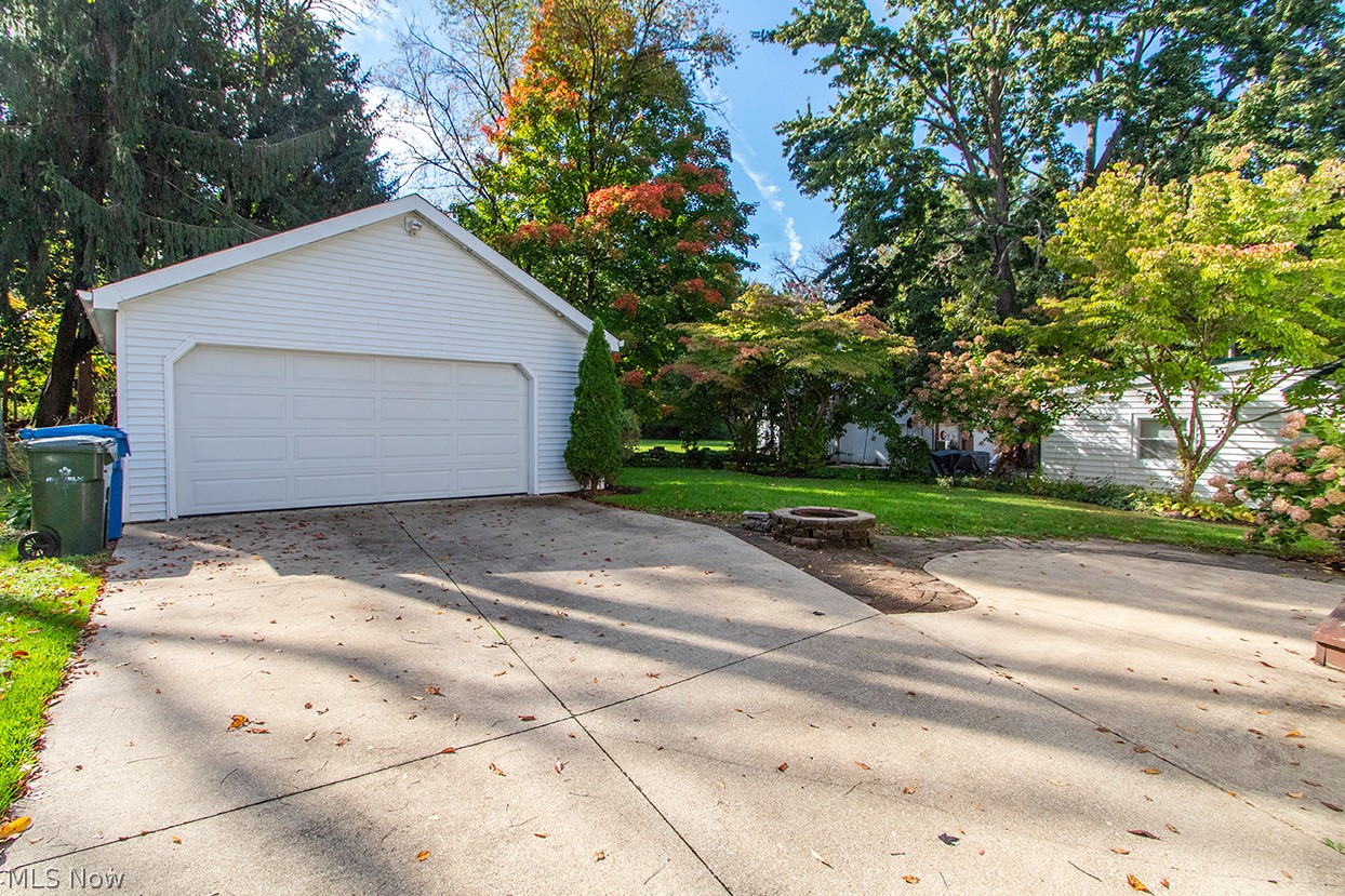 5802 Elmhurst Road North Olmsted OH 44070