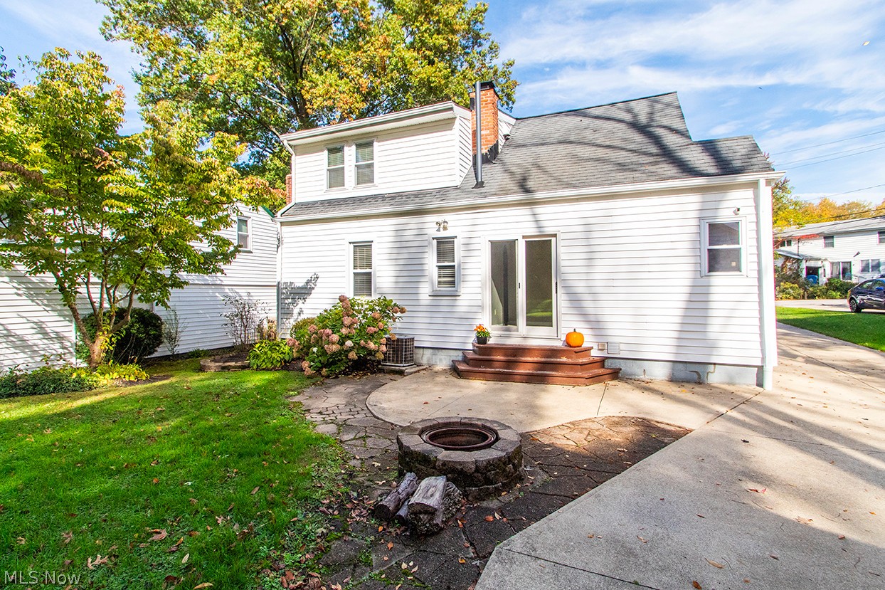 5802 Elmhurst Road North Olmsted OH 44070