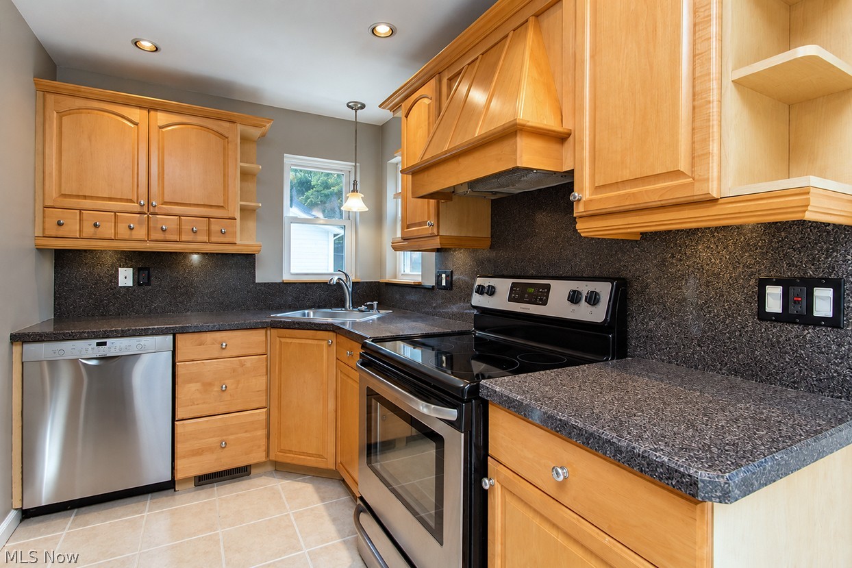 5802 Elmhurst Road North Olmsted OH 44070