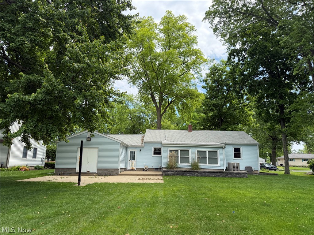 5851 Louise Avenue NW Warren OH 44483