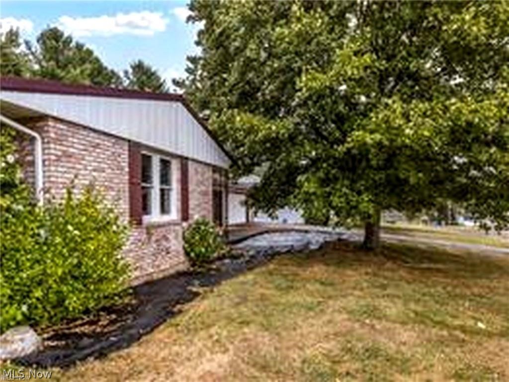 1715 Brandon Drive Wellsville OH 43968