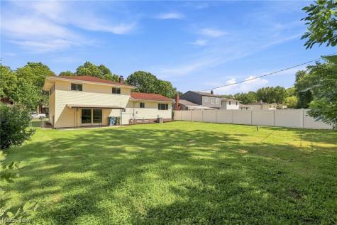 6126 Park Ridge Drive North Olmsted OH 44070