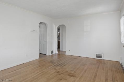 3101 Ralph Avenue Brooklyn OH 44109
