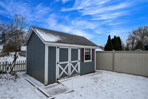 2138 Forest Oak Drive Akron OH 44312