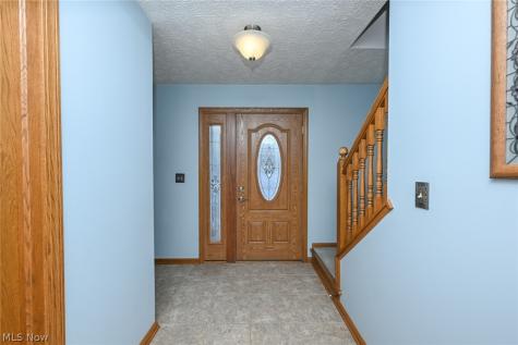 2138 Forest Oak Drive Akron OH 44312