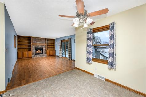 2138 Forest Oak Drive Akron OH 44312