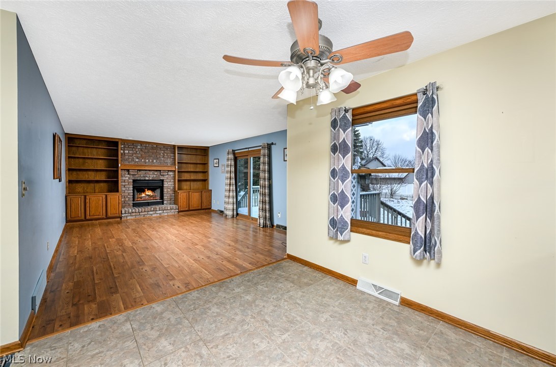 2138 Forest Oak Drive Akron OH 44312