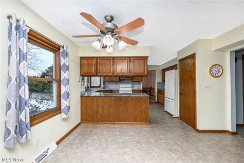 2138 Forest Oak Drive Akron OH 44312