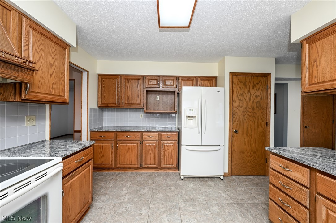 2138 Forest Oak Drive Akron OH 44312