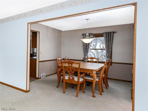 2138 Forest Oak Drive Akron OH 44312