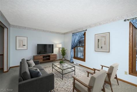2138 Forest Oak Drive Akron OH 44312
