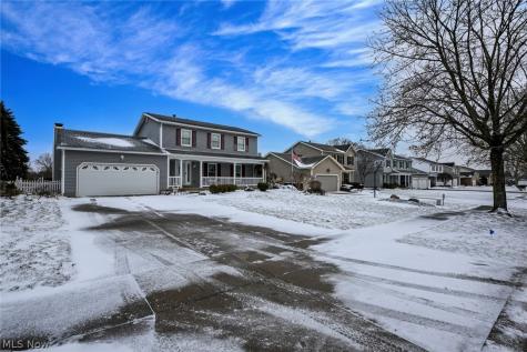 2138 Forest Oak Drive Akron OH 44312