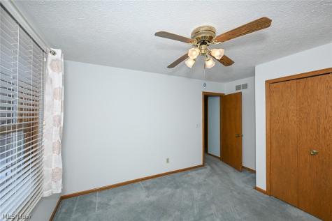 2138 Forest Oak Drive Akron OH 44312