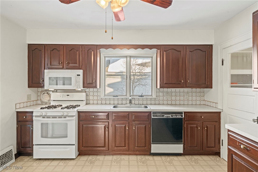 6693 Parma Park Boulevard Parma Heights OH 44130