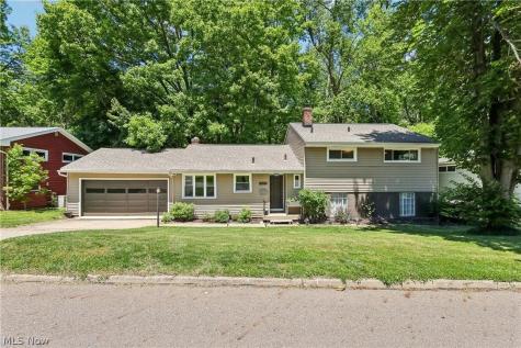 1593 Kingsley Avenue Akron OH 44313