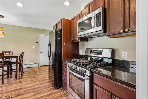 1593 Kingsley Avenue Akron OH 44313
