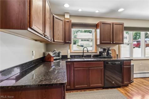1593 Kingsley Avenue Akron OH 44313