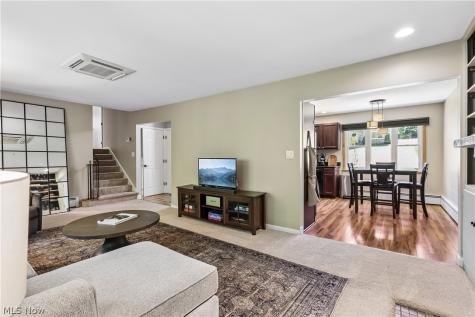 1593 Kingsley Avenue Akron OH 44313