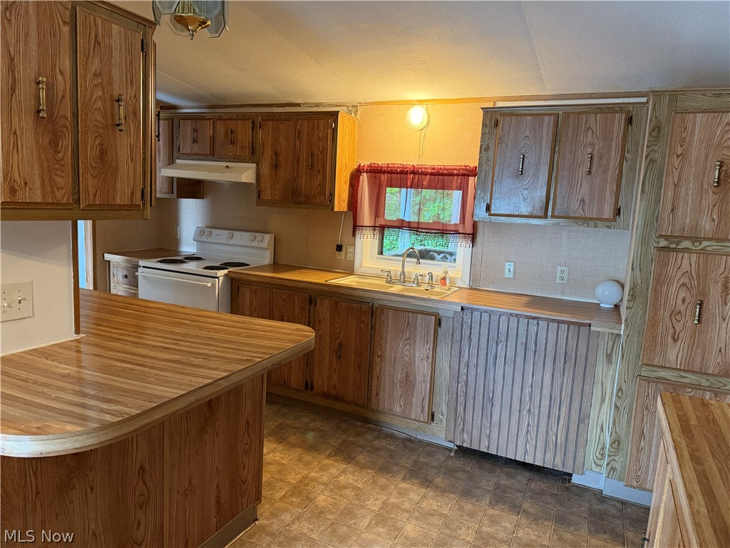 408 Compass Circle SE New Philadelphia OH 44663