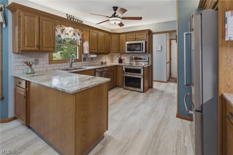 1146 Brushmore Avenue NW North Canton OH 44720