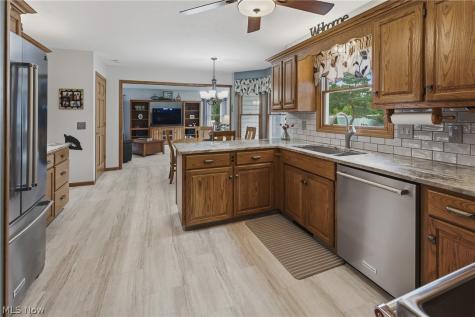 1146 Brushmore Avenue NW North Canton OH 44720
