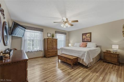 1146 Brushmore Avenue NW North Canton OH 44720
