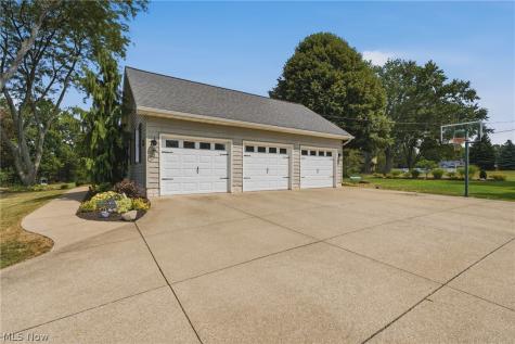 1146 Brushmore Avenue NW North Canton OH 44720