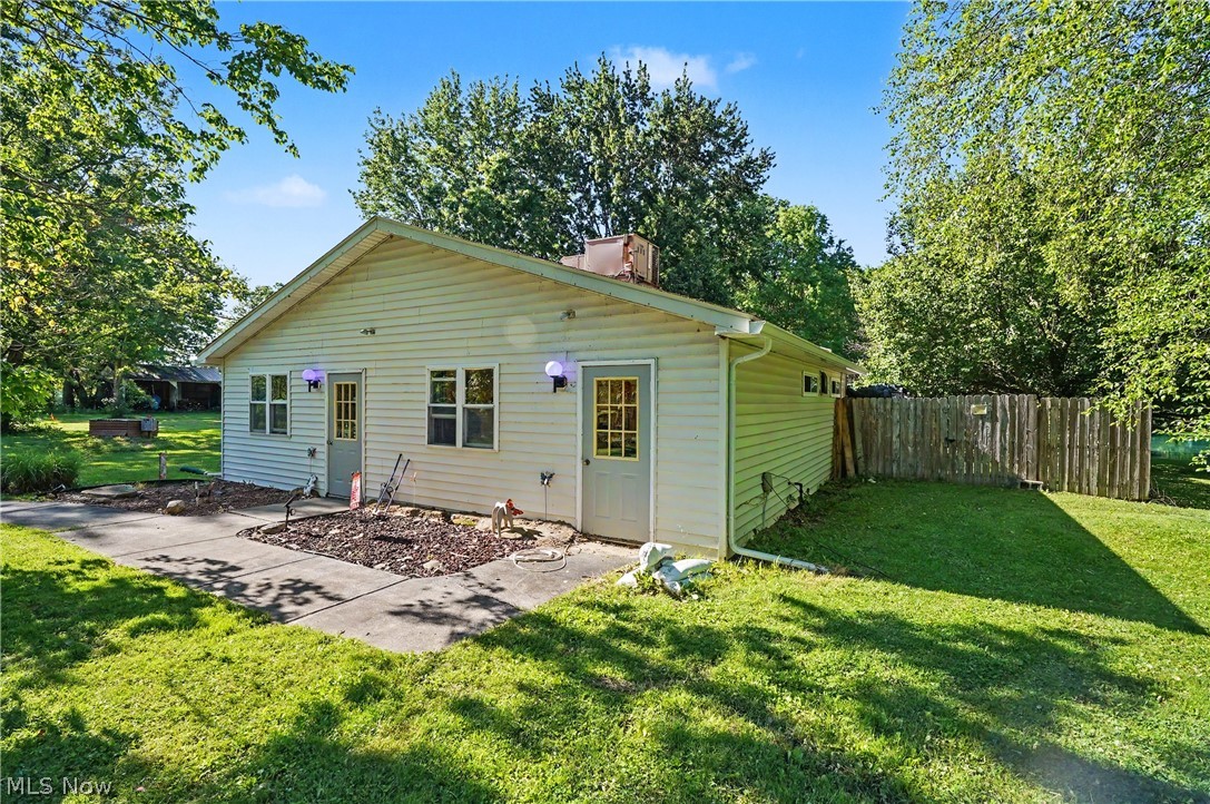 4250 Herr Fieldhouse Road Southington OH 44470