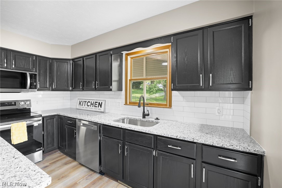 4694 Leone Road NE Louisville OH 44641