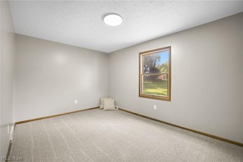 4694 Leone Road NE Louisville OH 44641