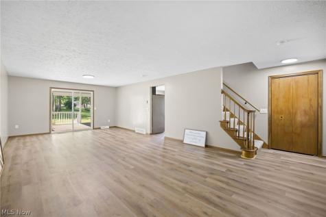 4694 Leone Road NE Louisville OH 44641