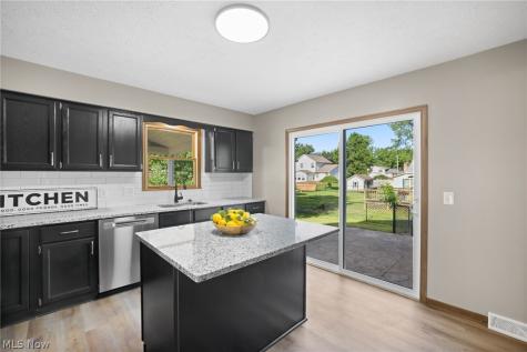 4694 Leone Road NE Louisville OH 44641
